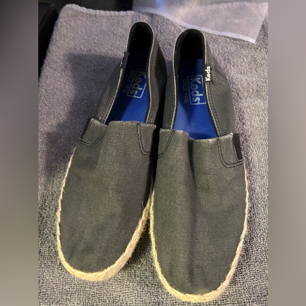 KEDS Wolverine Chilaxaune slip on shoes. Size 6. Both pairs! Gray & blue